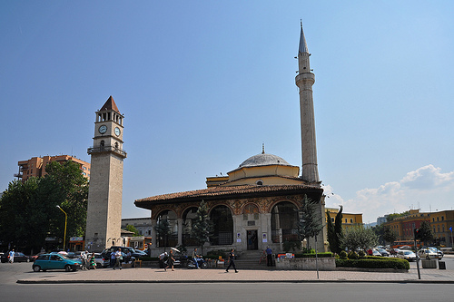 Мечеть Ет'хем и Башня с часами (Kulla e Sahatit) (Тирана)